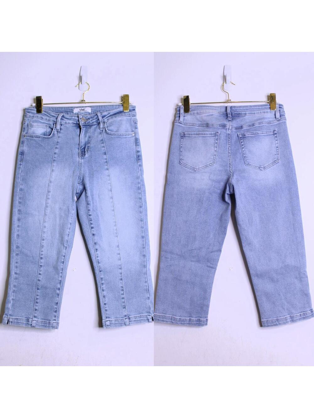 NWOT YMI Light Wash Blue Denim Capris - 28